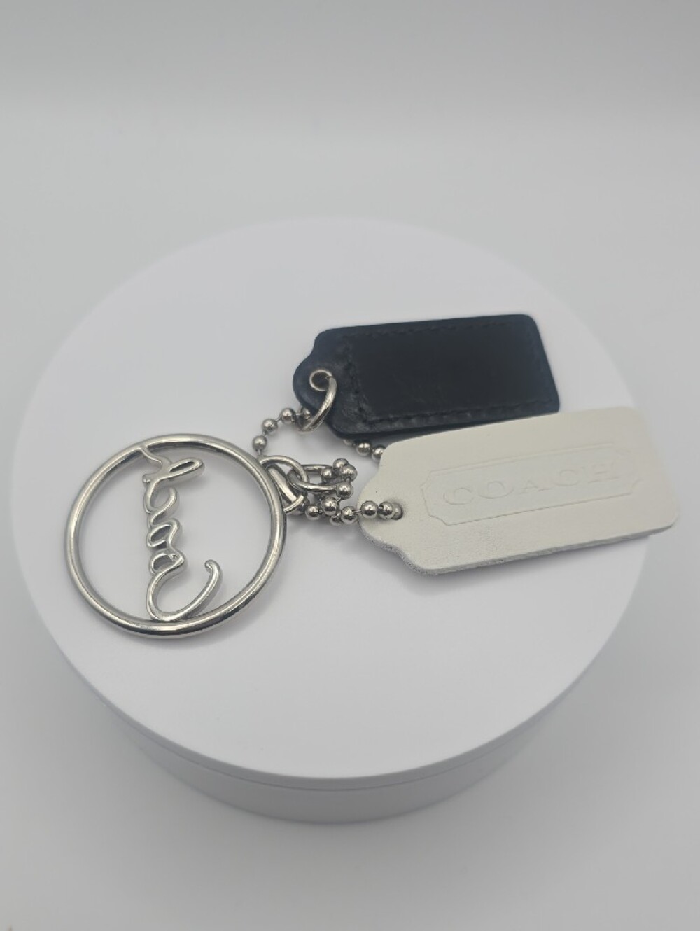 Coach Silver Script Ring W/ Black/White Hang Tags Keychain/Bag Charm (EUC)🤍🖤 - Picture 6 of 6